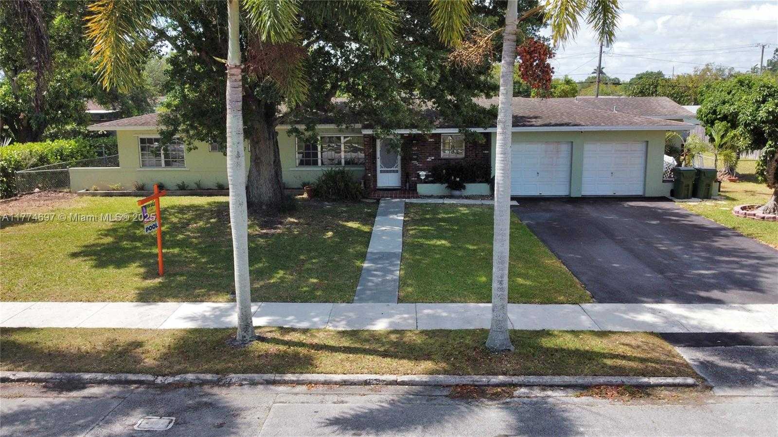 Small Image of 434 NORTH WEST 20TH ST, Homestead Number 33
