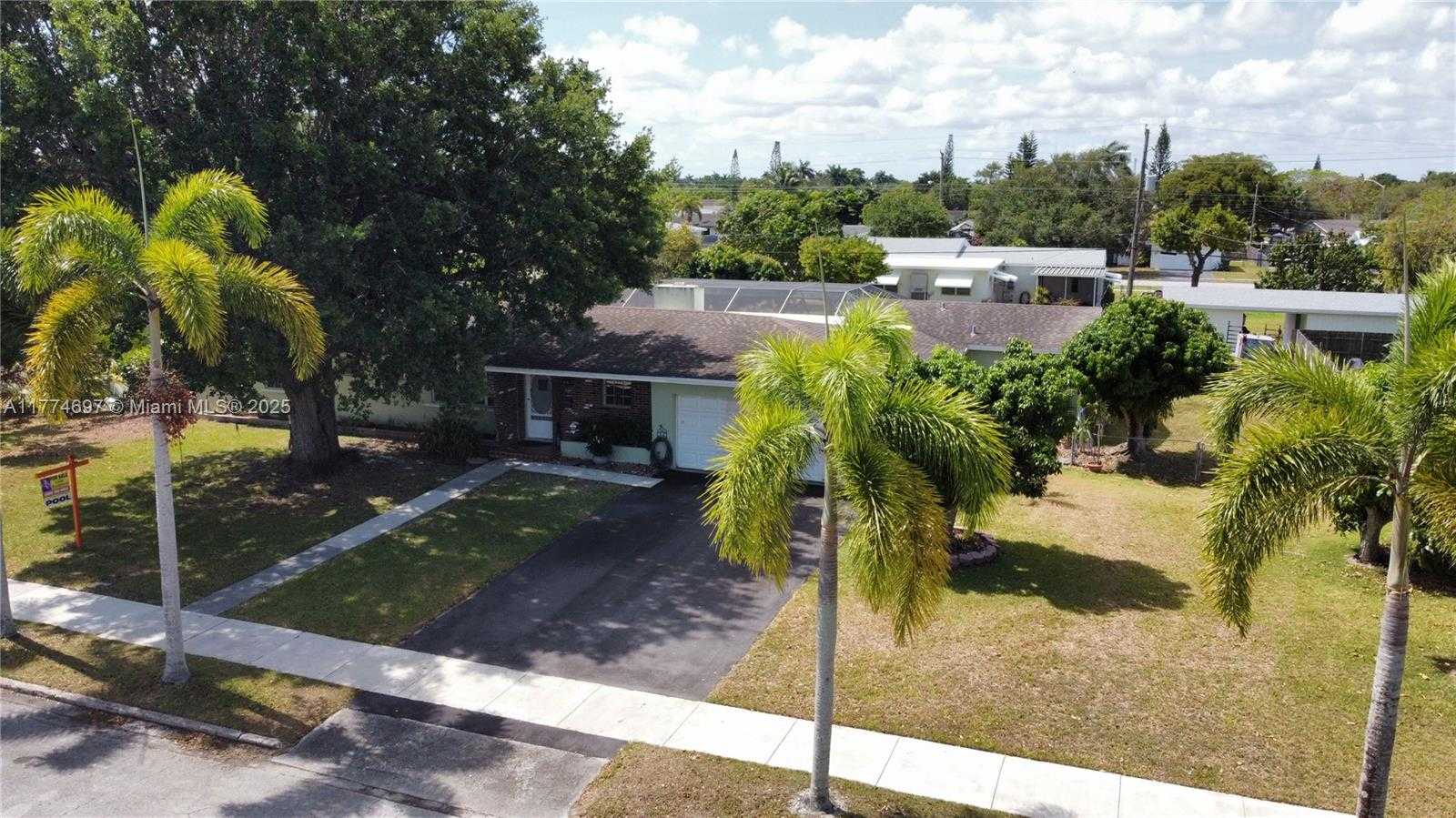 Small Image of 434 NORTH WEST 20TH ST, Homestead Number 34