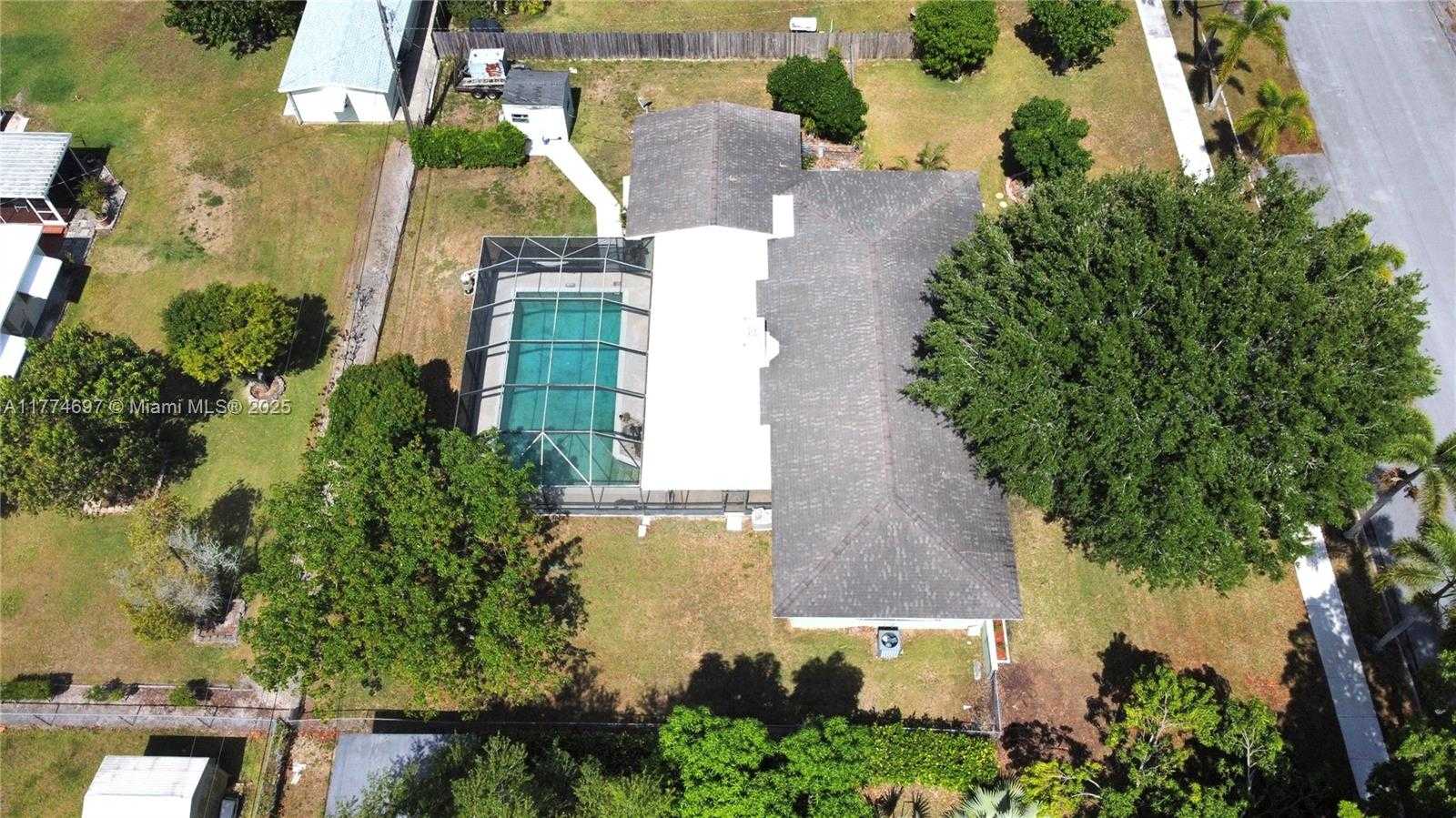 Small Image of 434 NORTH WEST 20TH ST, Homestead Number 39