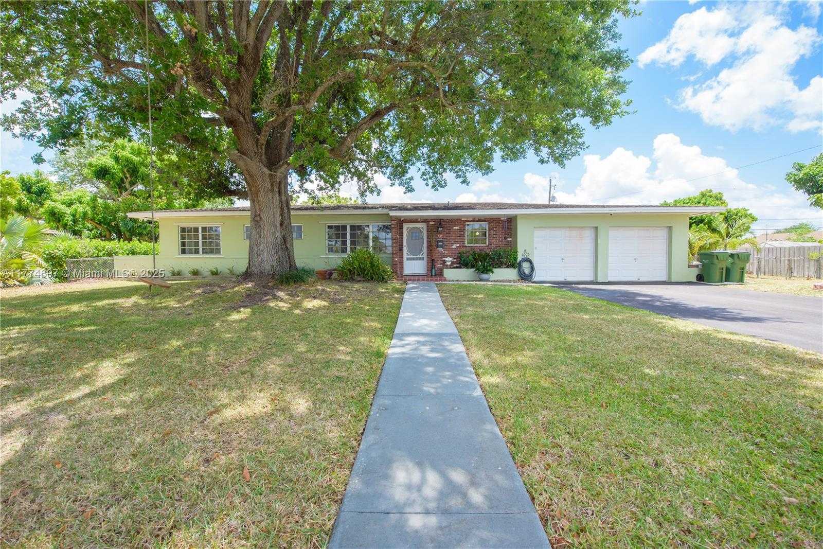 Small Image of 434 NORTH WEST 20TH ST, Homestead Number 4