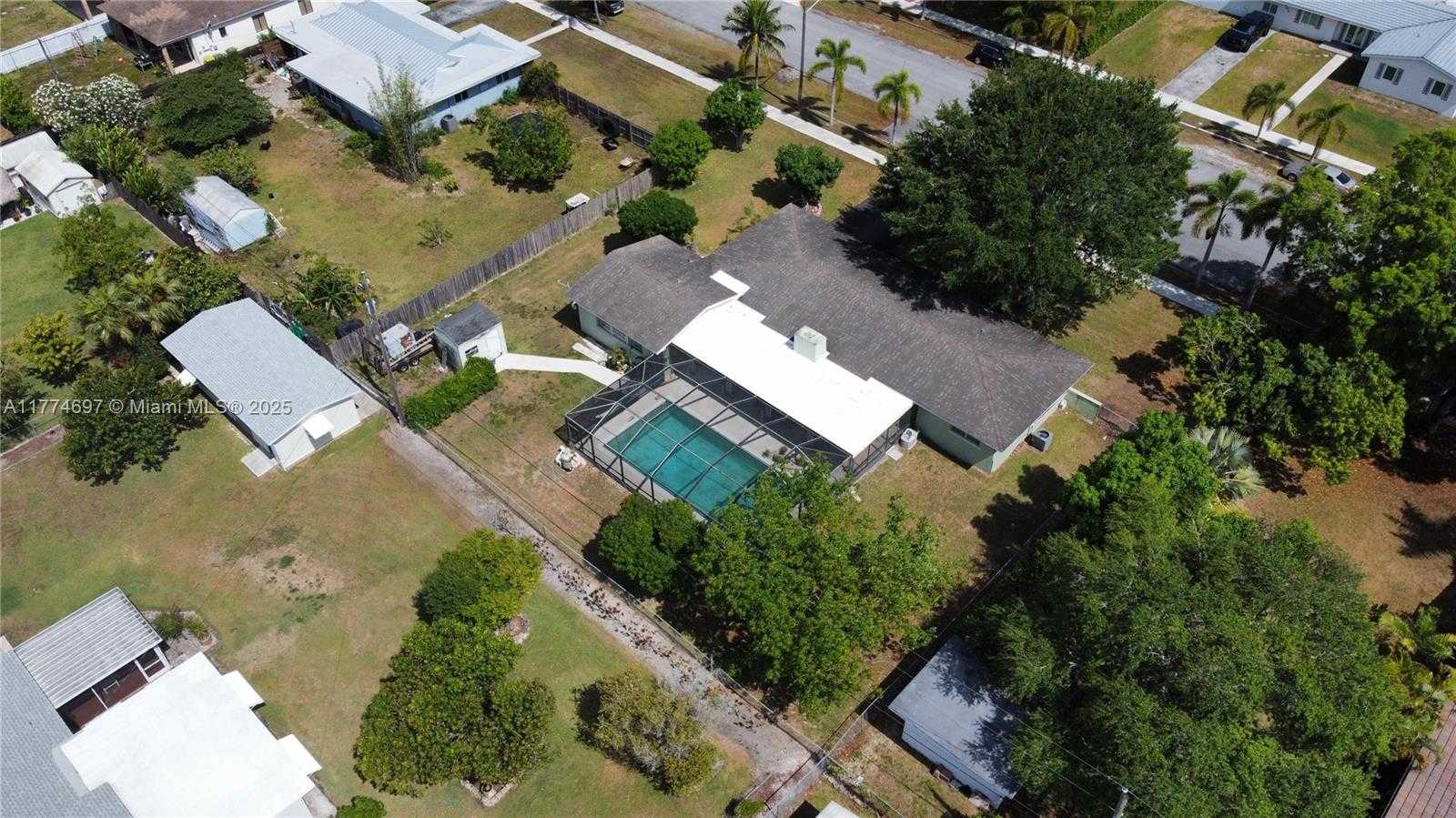 Small Image of 434 NORTH WEST 20TH ST, Homestead Number 40