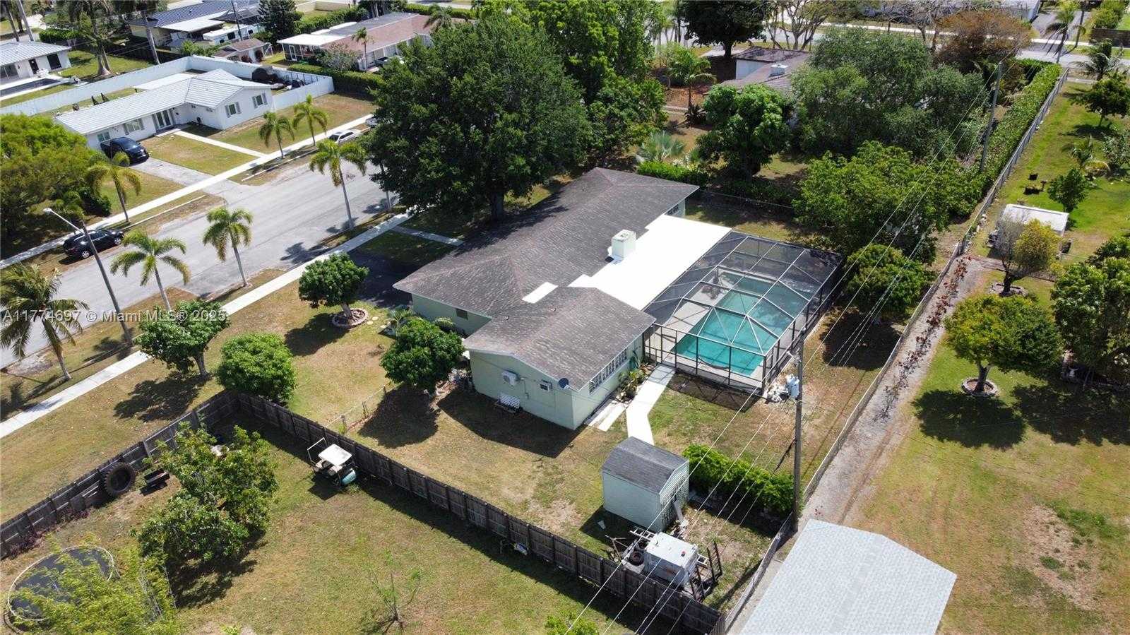Small Image of 434 NORTH WEST 20TH ST, Homestead Number 43
