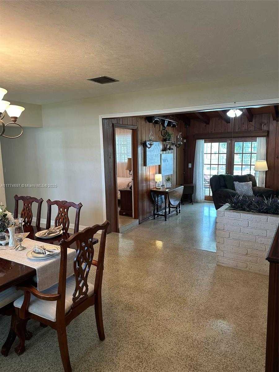 Small Image of 434 NORTH WEST 20TH ST, Homestead Number 47