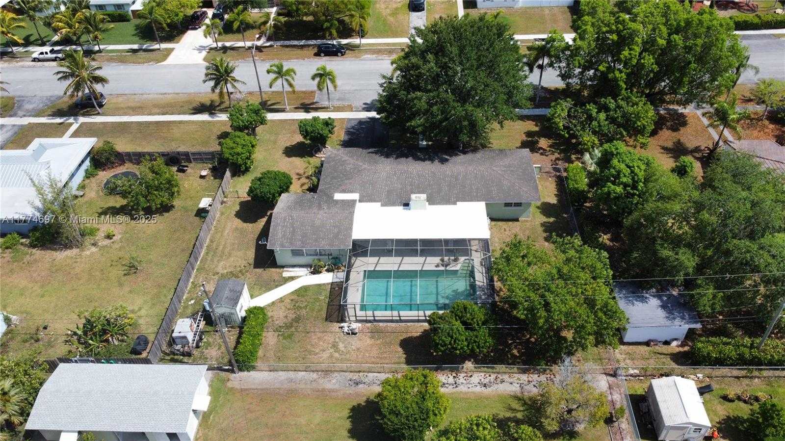 Small Image of 434 NORTH WEST 20TH ST, Homestead Number 52