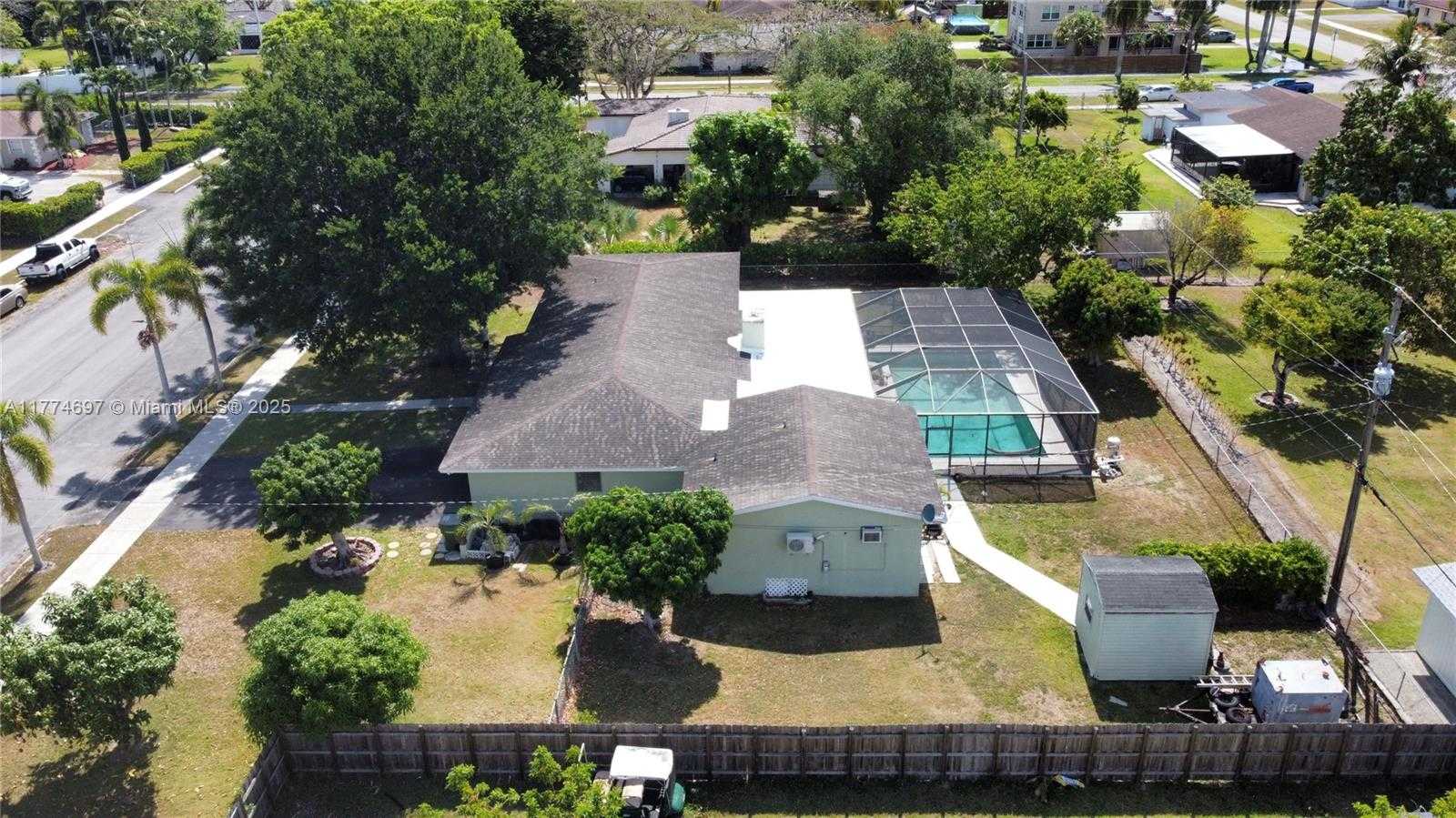 Small Image of 434 NORTH WEST 20TH ST, Homestead Number 54