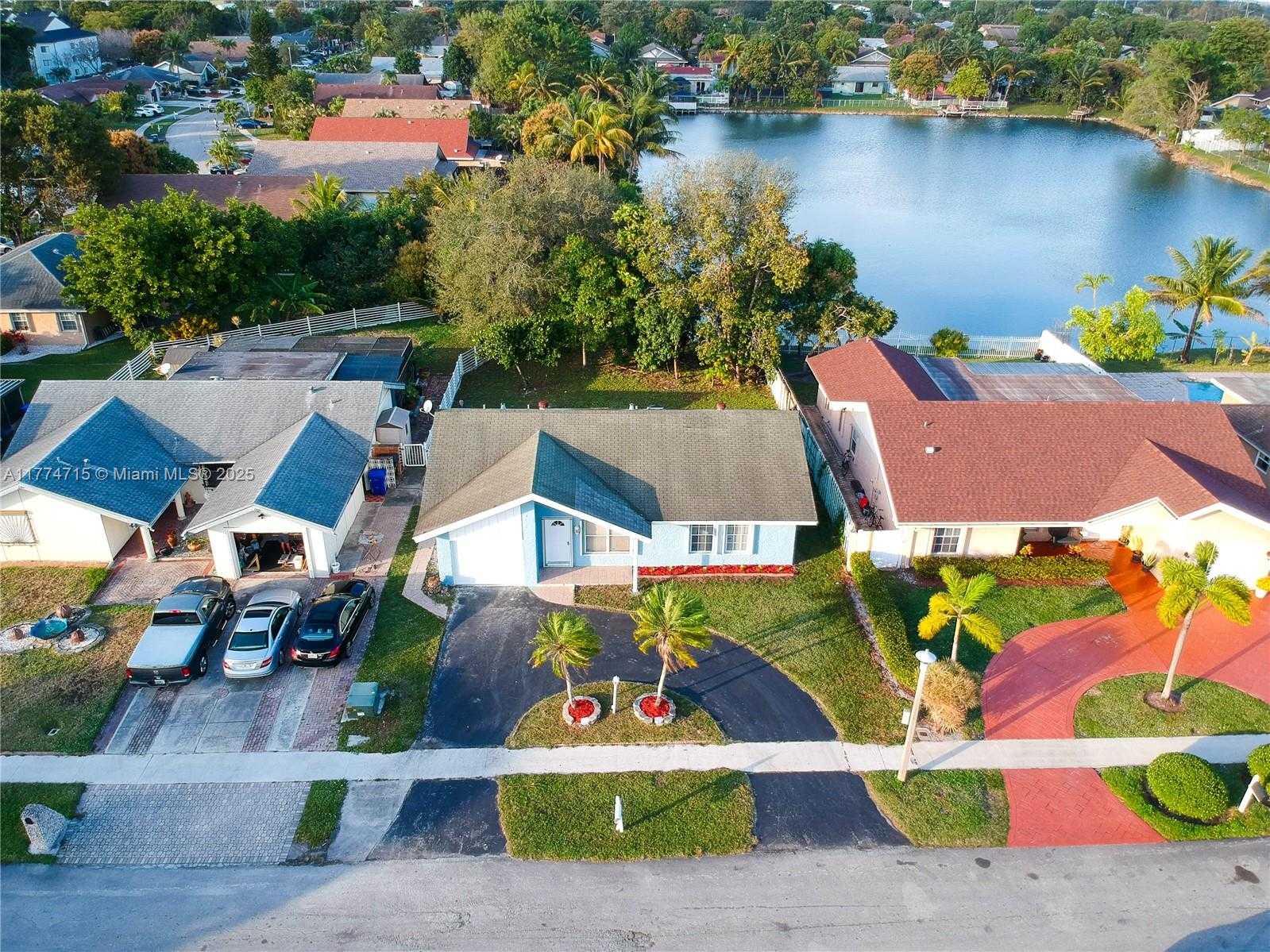 Small Image of 7429 SOUTH WEST 14TH CT, North Lauderdale Number 3