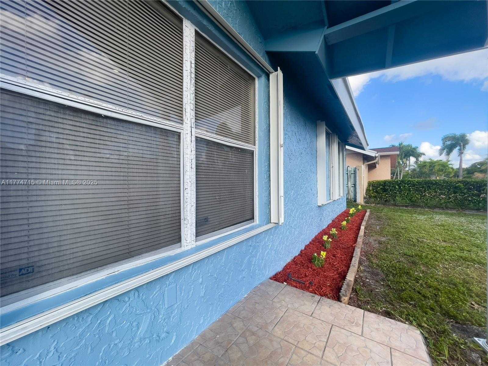 Small Image of 7429 SOUTH WEST 14TH CT, North Lauderdale Number 5