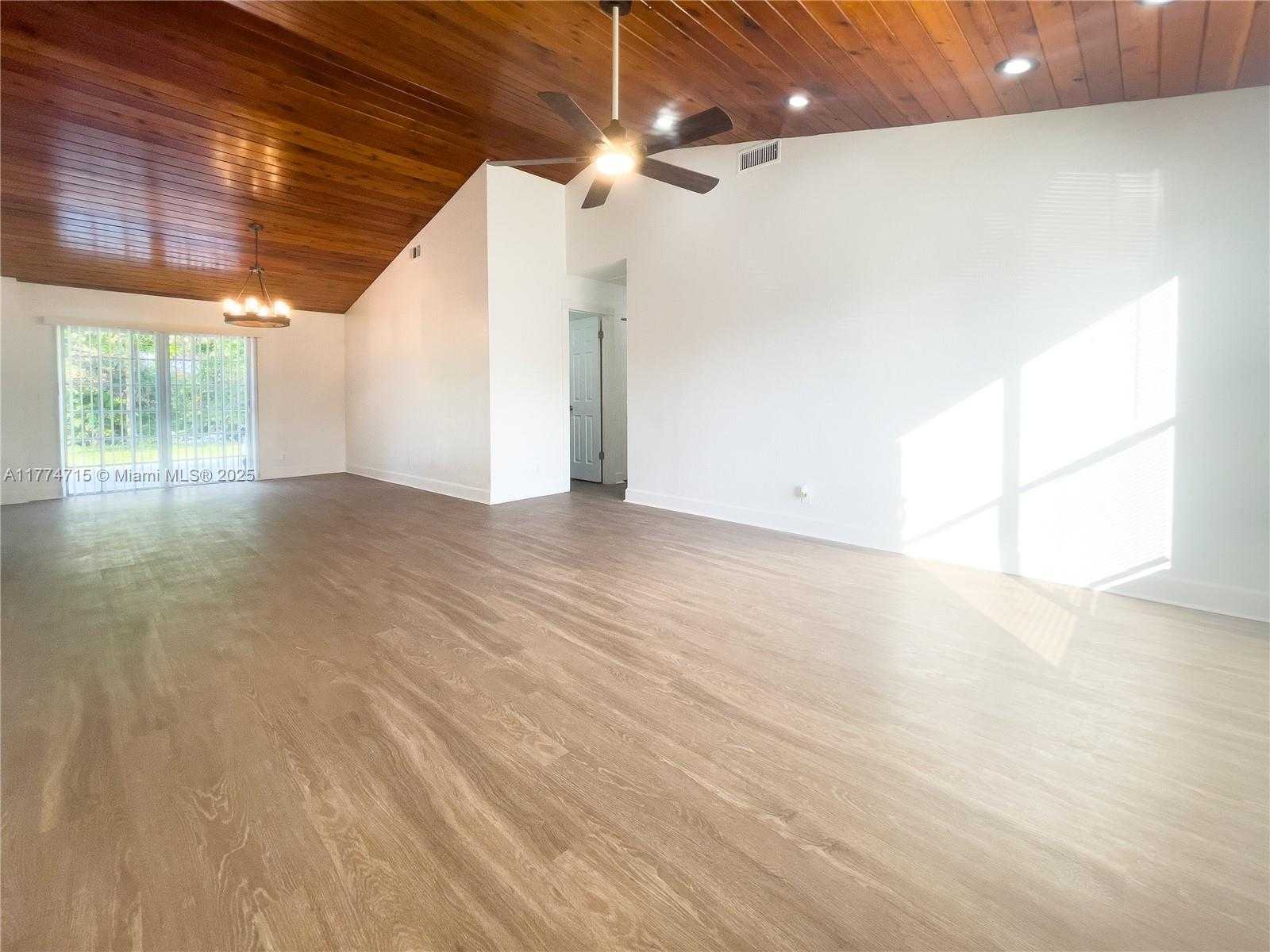 Small Image of 7429 SOUTH WEST 14TH CT, North Lauderdale Number 9