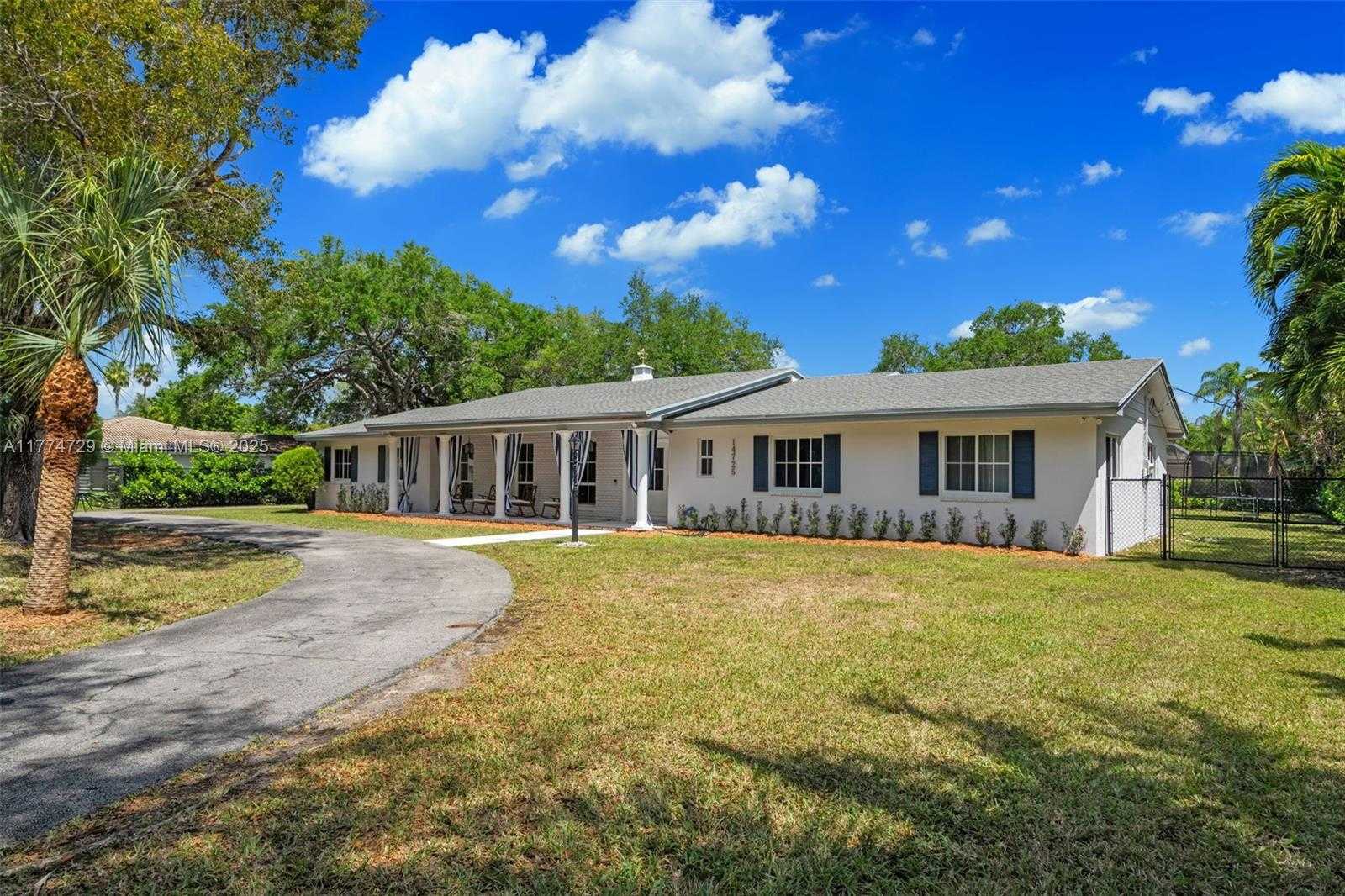 Small Image of 14725 SOUTH WEST 82ND AVE, Palmetto Bay Number 2