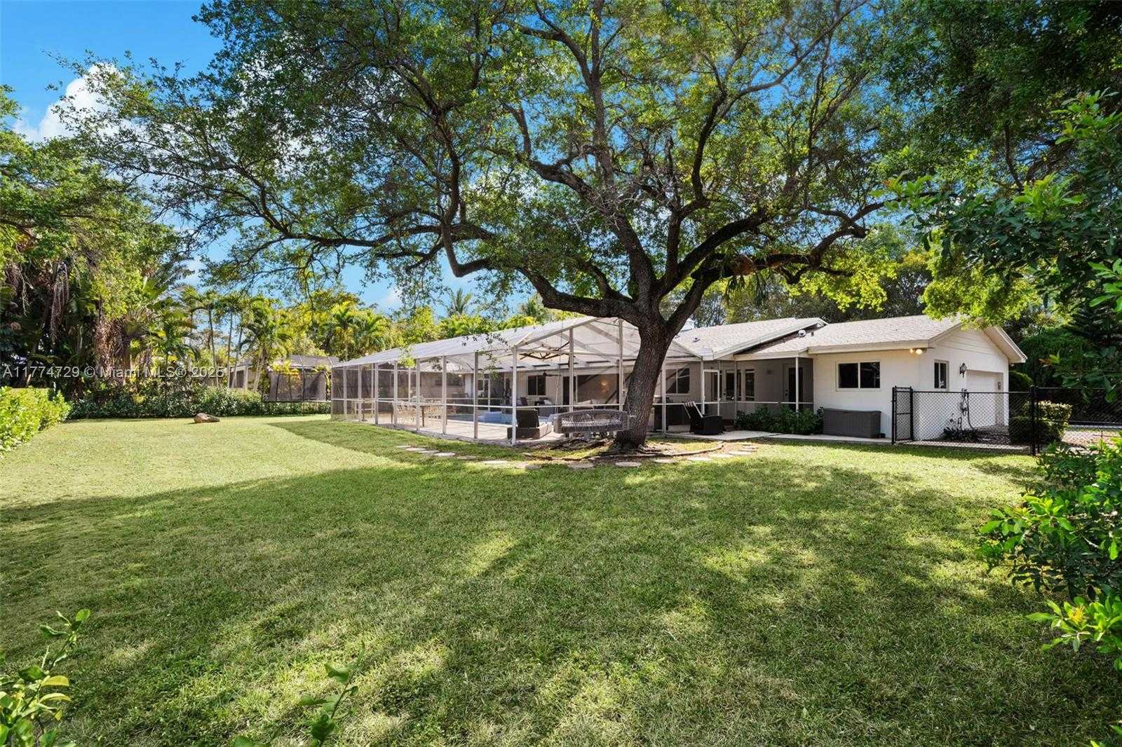 Small Image of 14725 SOUTH WEST 82ND AVE, Palmetto Bay Number 48