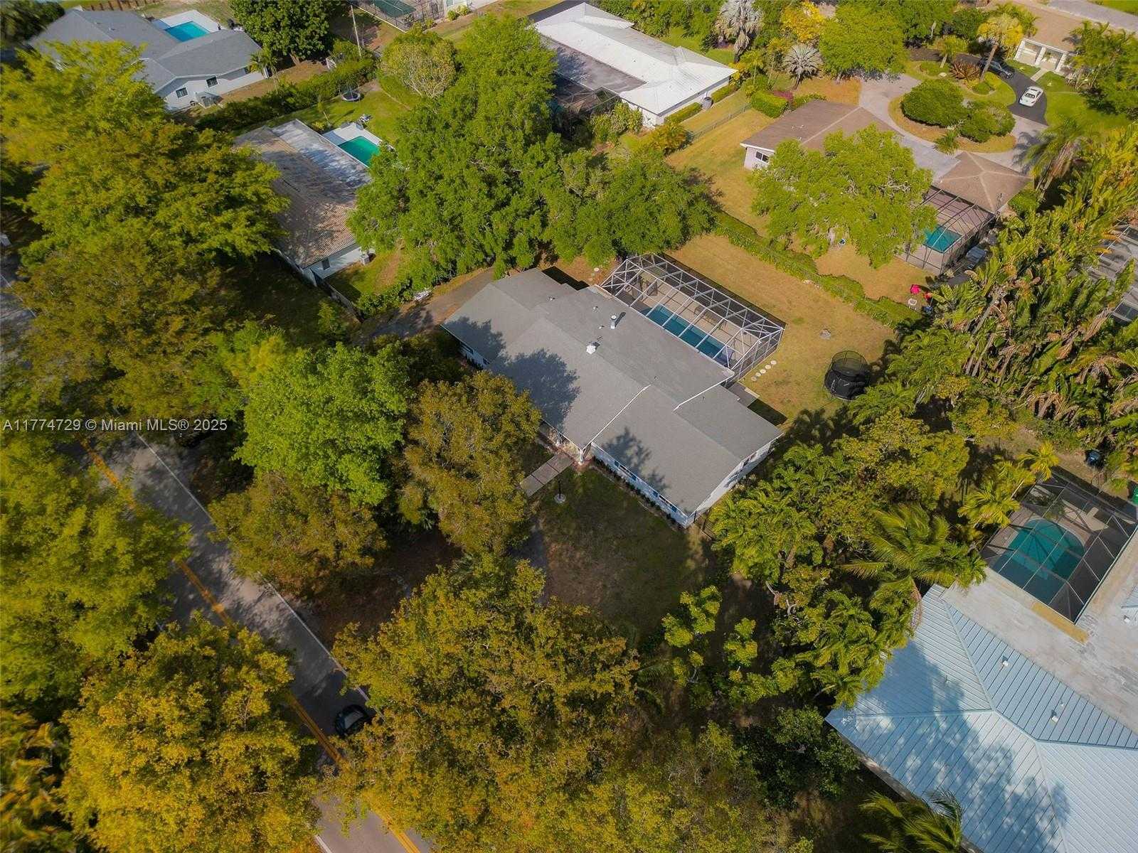 Small Image of 14725 SOUTH WEST 82ND AVE, Palmetto Bay Number 54