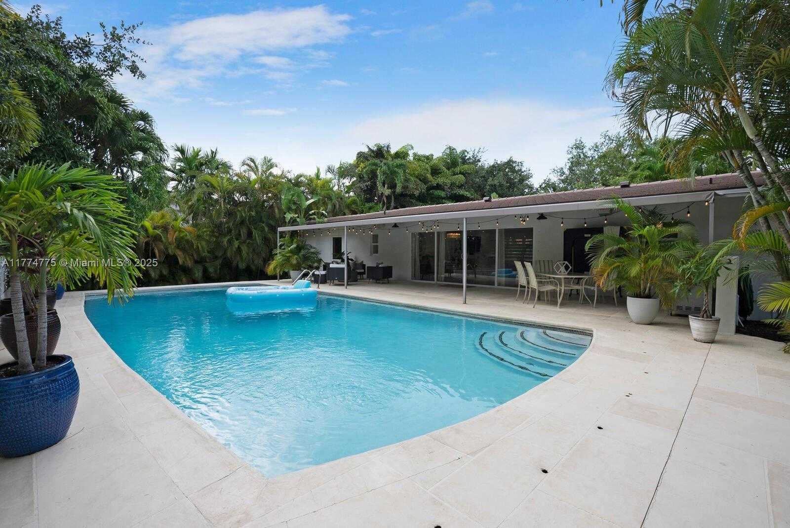 Small Image of 1523 BLUE RD, Coral Gables Number 17