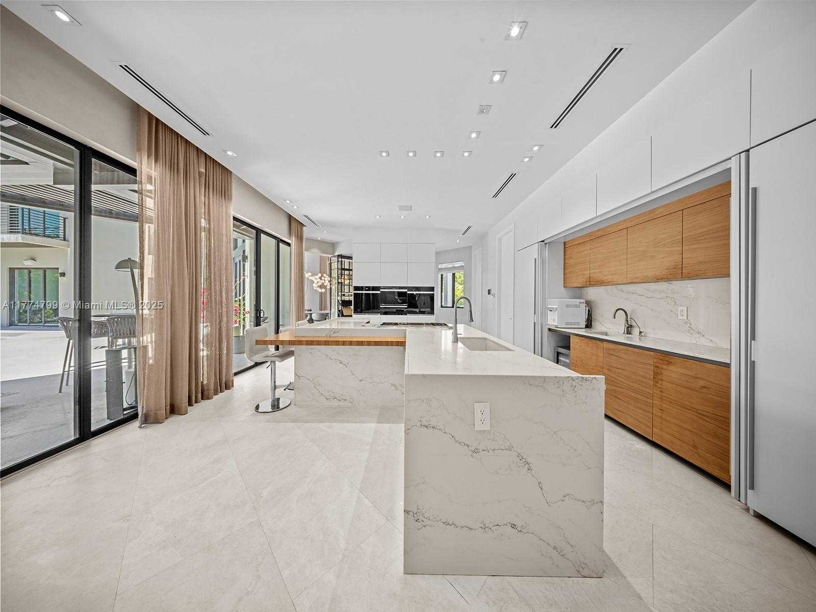 Small Image of 5700 SOUTH WEST 91ST ST, Pinecrest Number 5