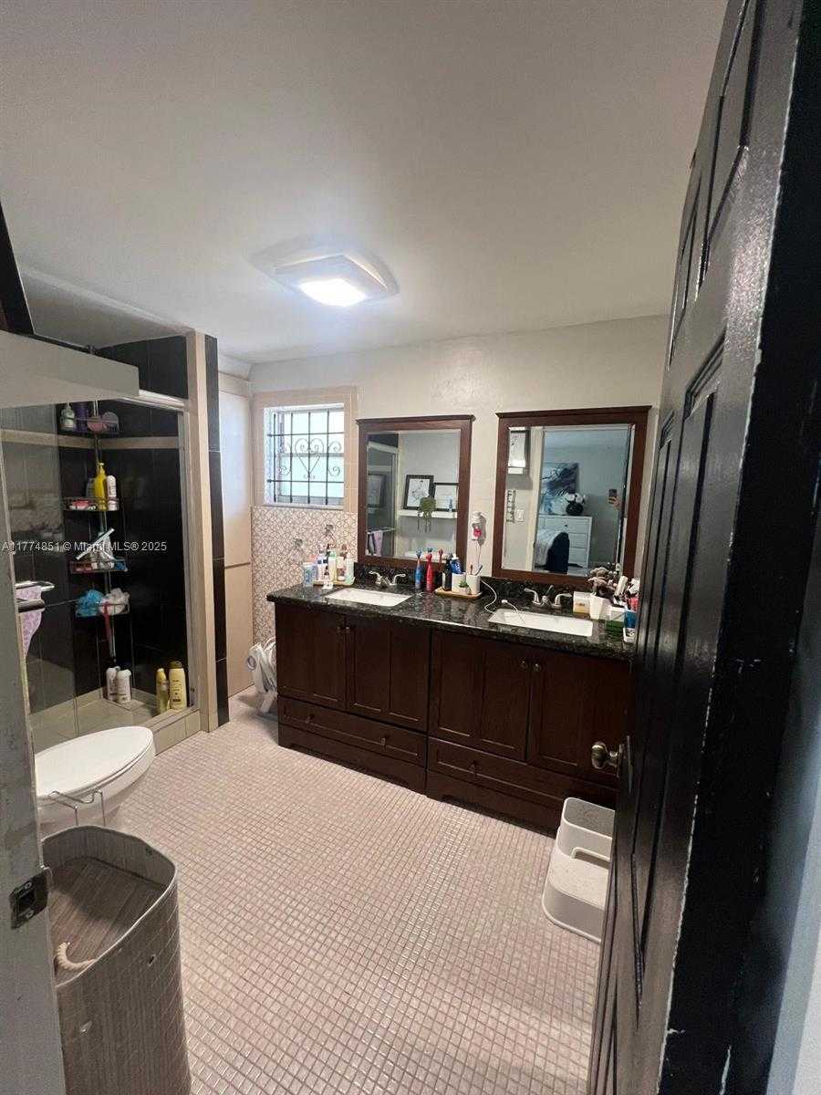 Small Image of 545 NORTH WEST 136TH ST, North Miami Number 11