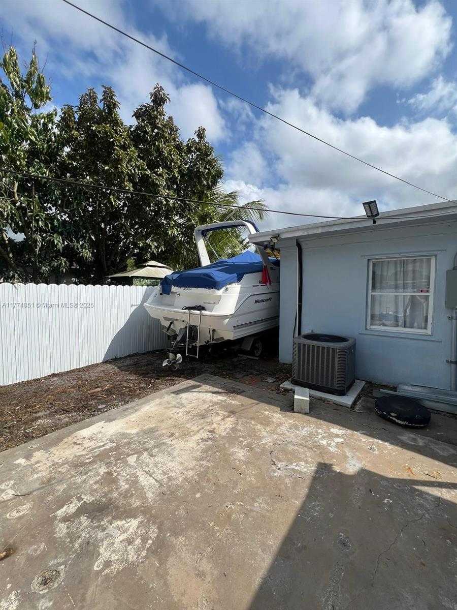 Small Image of 545 NORTH WEST 136TH ST, North Miami Number 13