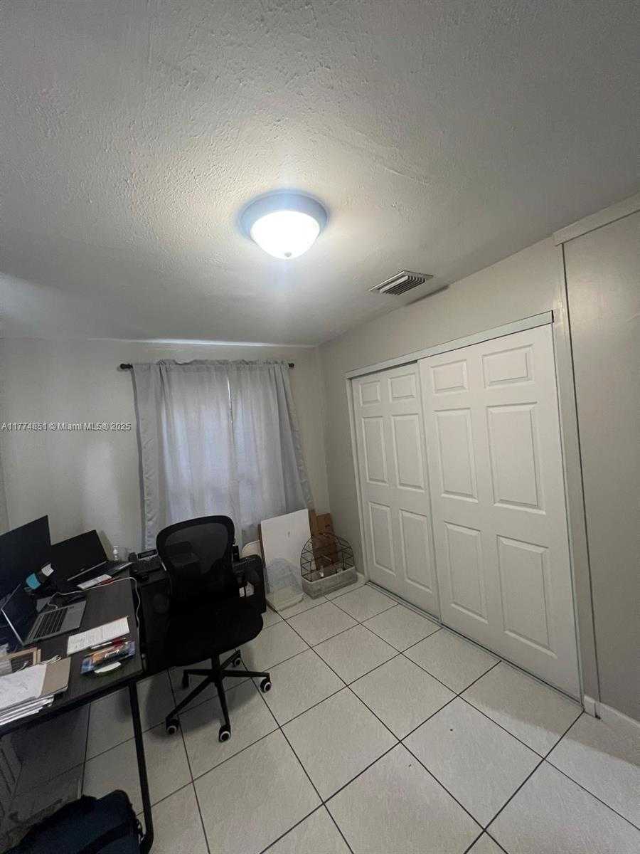 Small Image of 545 NORTH WEST 136TH ST, North Miami Number 6