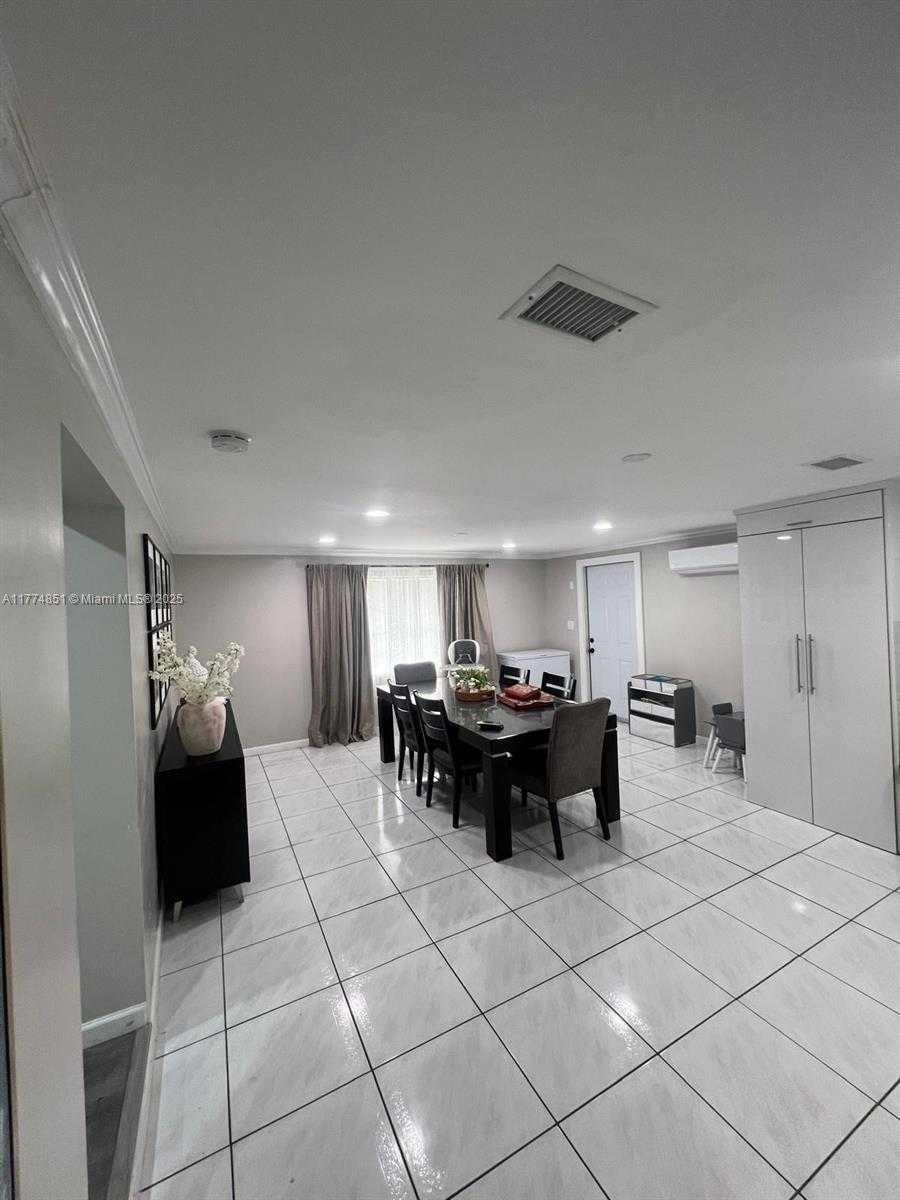 Small Image of 545 NORTH WEST 136TH ST, North Miami Number 9