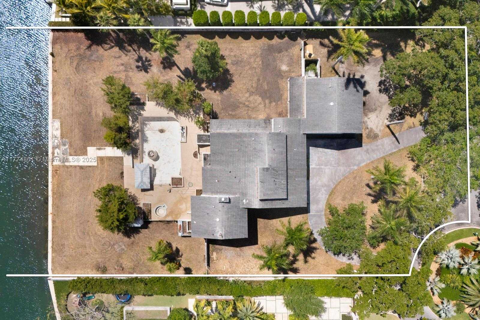 Small Image of 30 LEUCADENDRA DR, Coral Gables Number 12