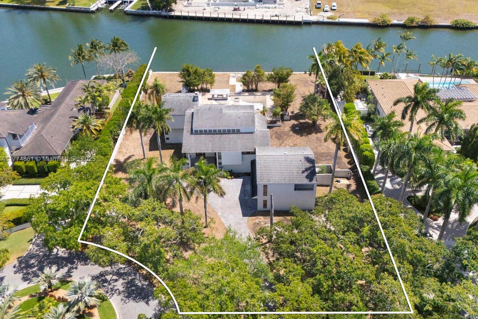 Small Image of 30 LEUCADENDRA DR, Coral Gables Number 7