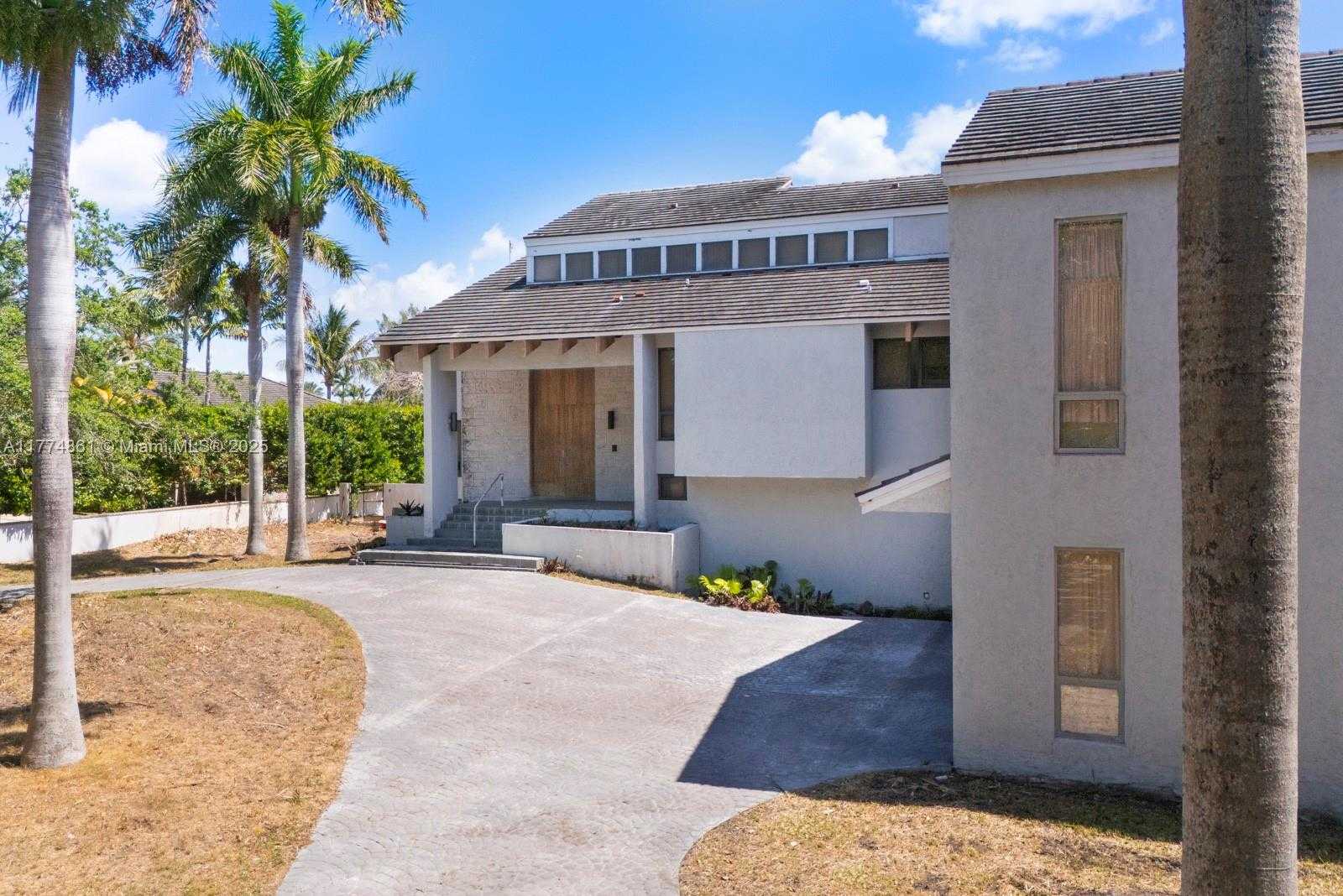 Small Image of 30 LEUCADENDRA DR, Coral Gables Number 8