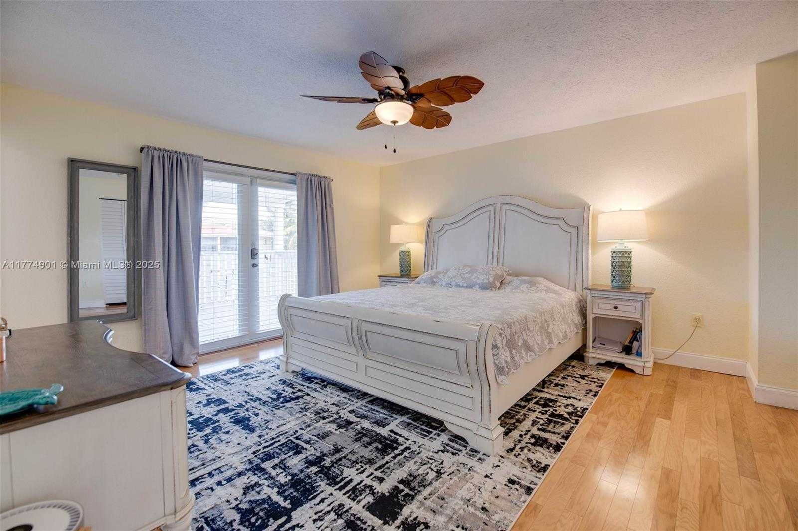 Small Image of 17081 WEST STARFISH LN W, Sugarloaf Number 11