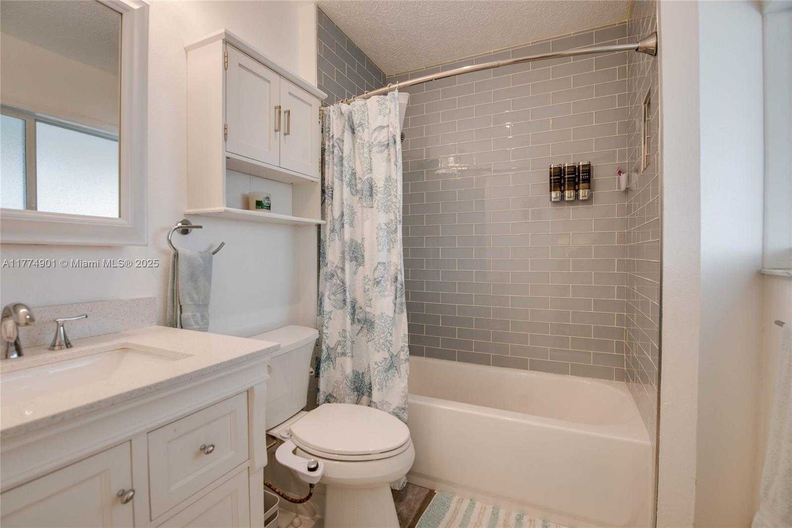 Small Image of 17081 WEST STARFISH LN W, Sugarloaf Number 13