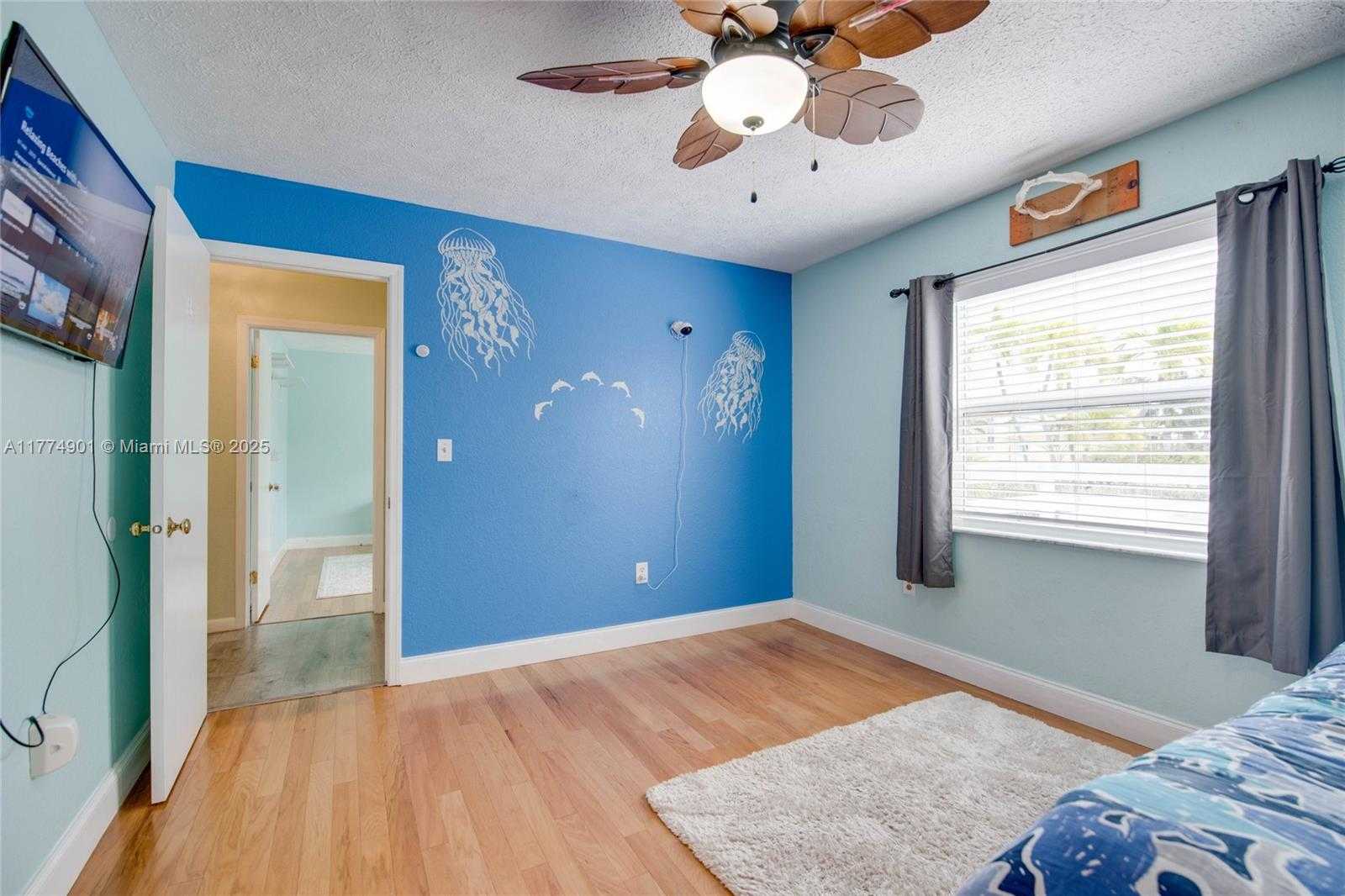 Small Image of 17081 WEST STARFISH LN W, Sugarloaf Number 16