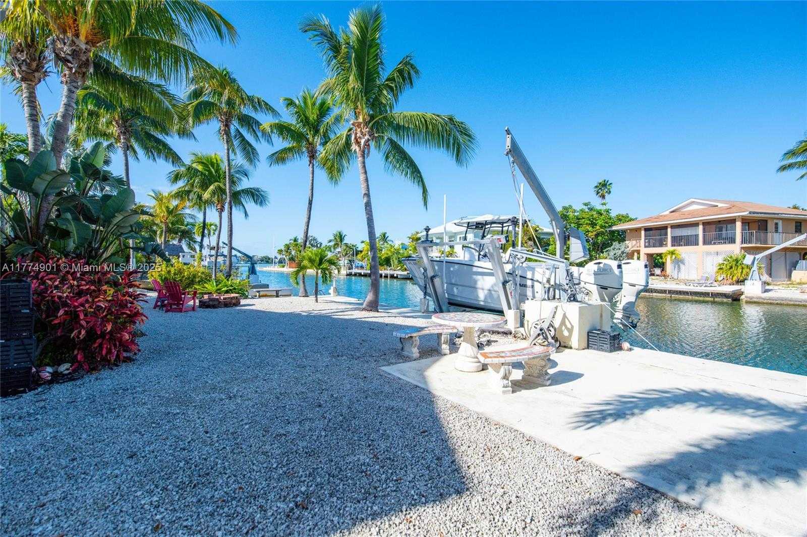 Small Image of 17081 WEST STARFISH LN W, Sugarloaf Number 21