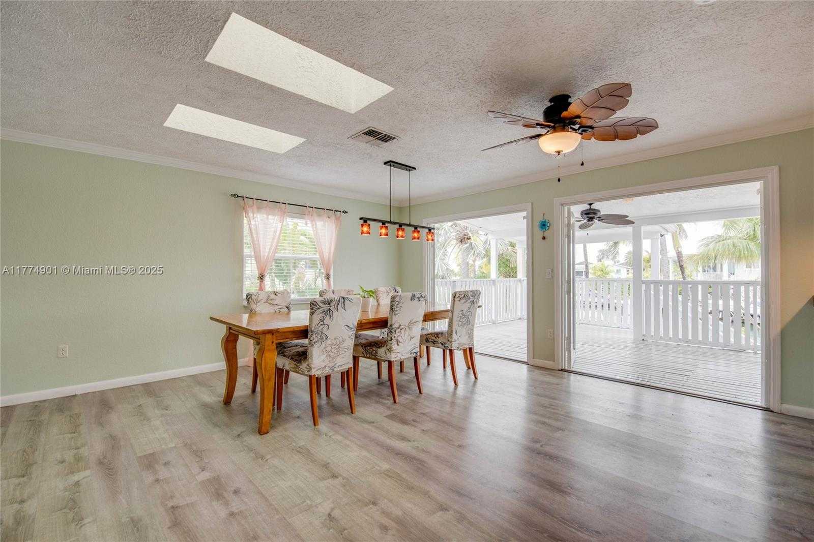 Small Image of 17081 WEST STARFISH LN W, Sugarloaf Number 7