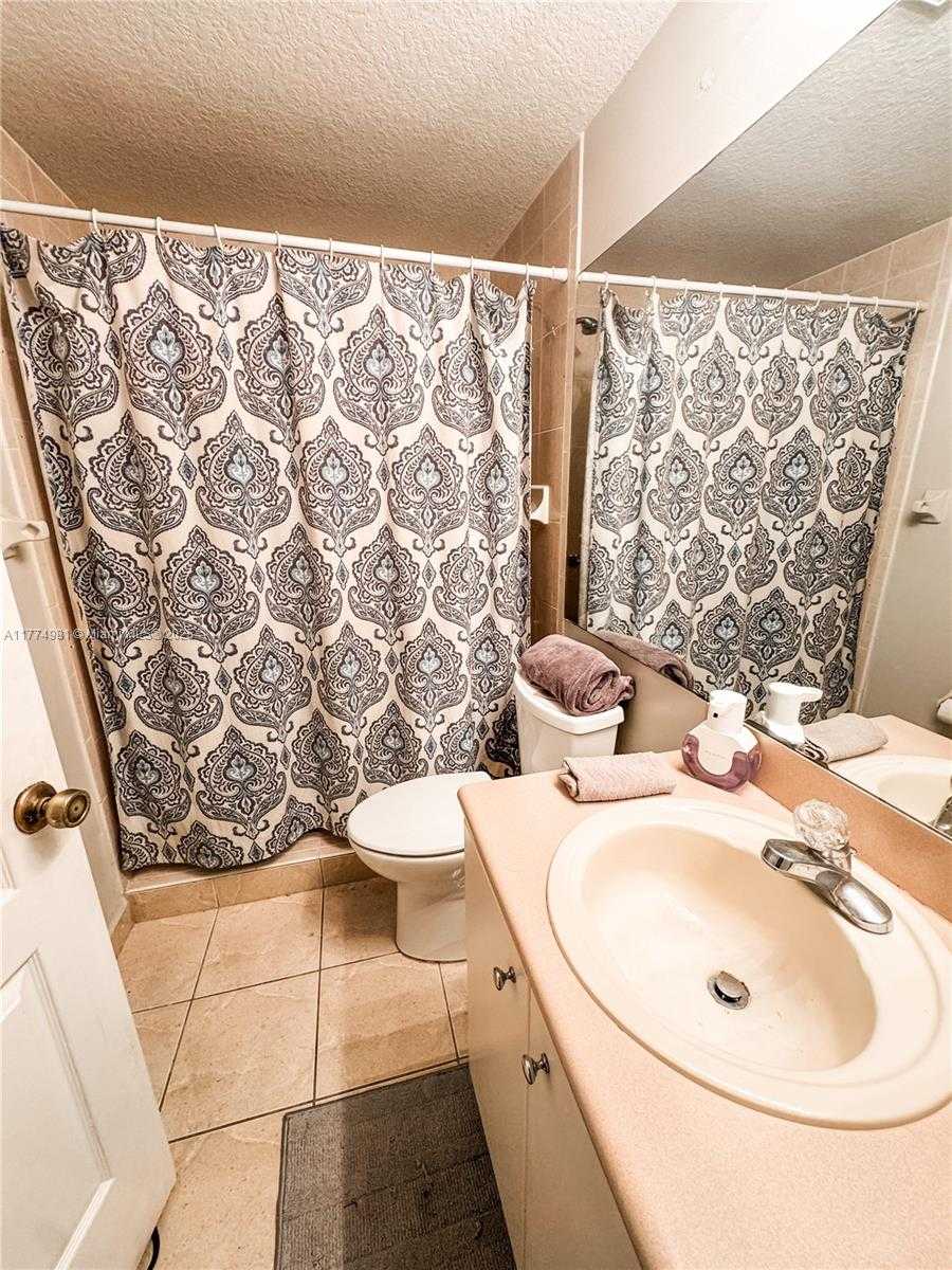 Small Image of 15809 SOUTH WEST 65TH TER, Miami Number 10