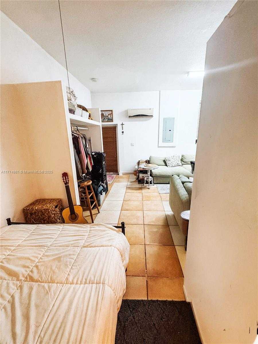 Small Image of 15809 SOUTH WEST 65TH TER, Miami Number 11