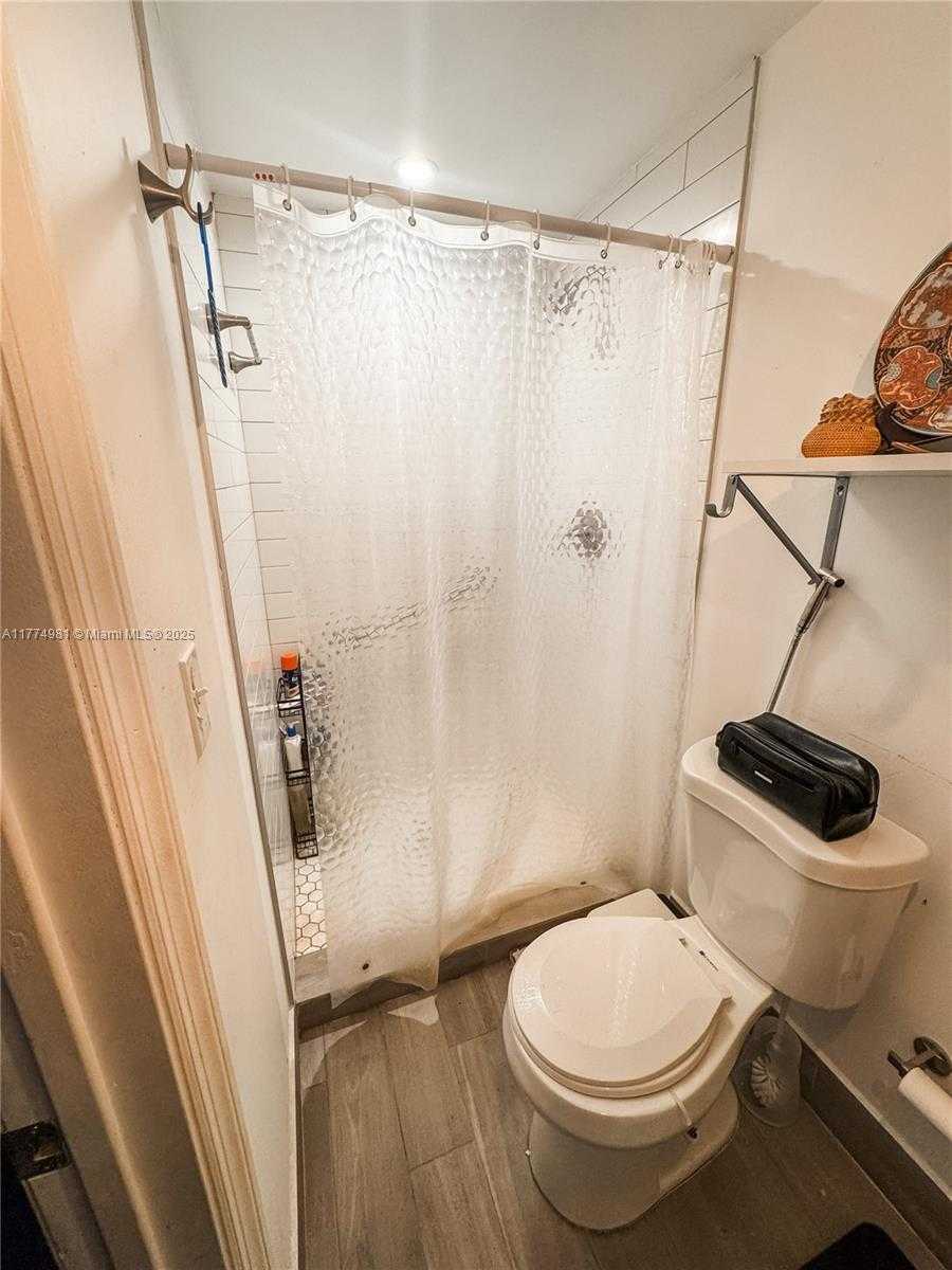 Small Image of 15809 SOUTH WEST 65TH TER, Miami Number 15