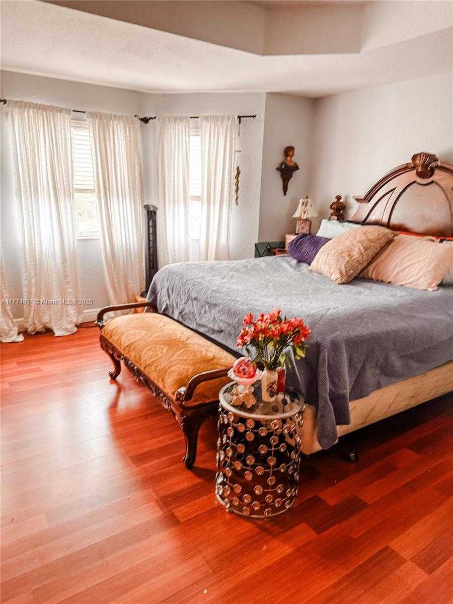 Small Image of 15809 SOUTH WEST 65TH TER, Miami Number 17