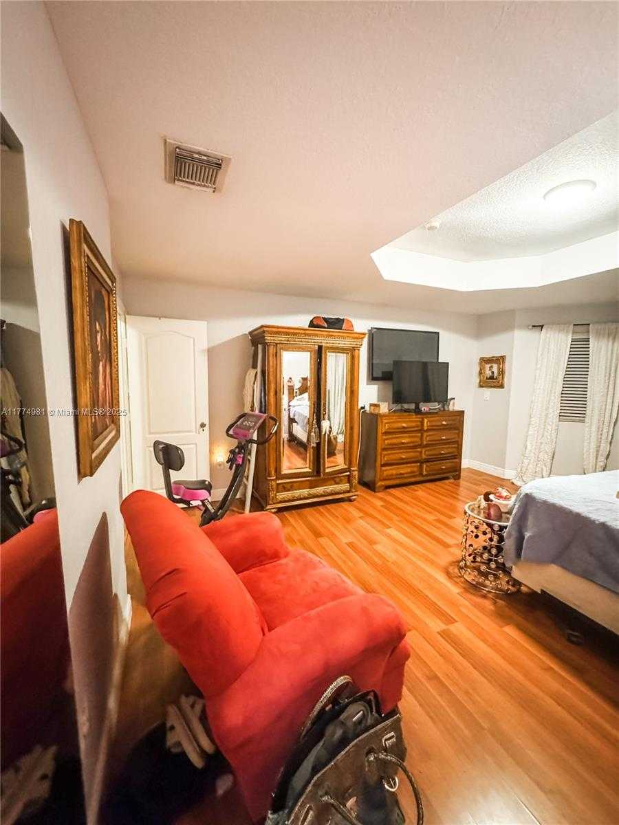 Small Image of 15809 SOUTH WEST 65TH TER, Miami Number 18