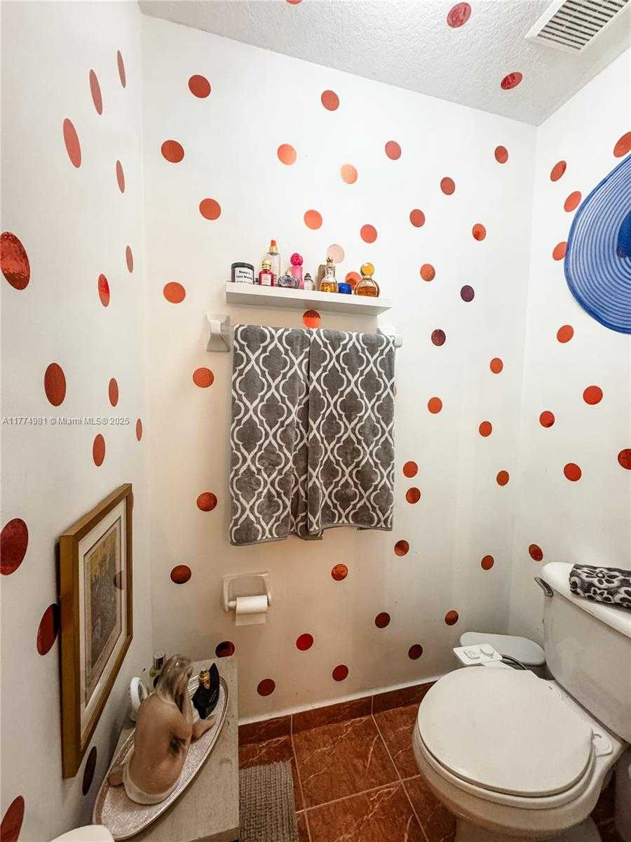 Small Image of 15809 SOUTH WEST 65TH TER, Miami Number 21
