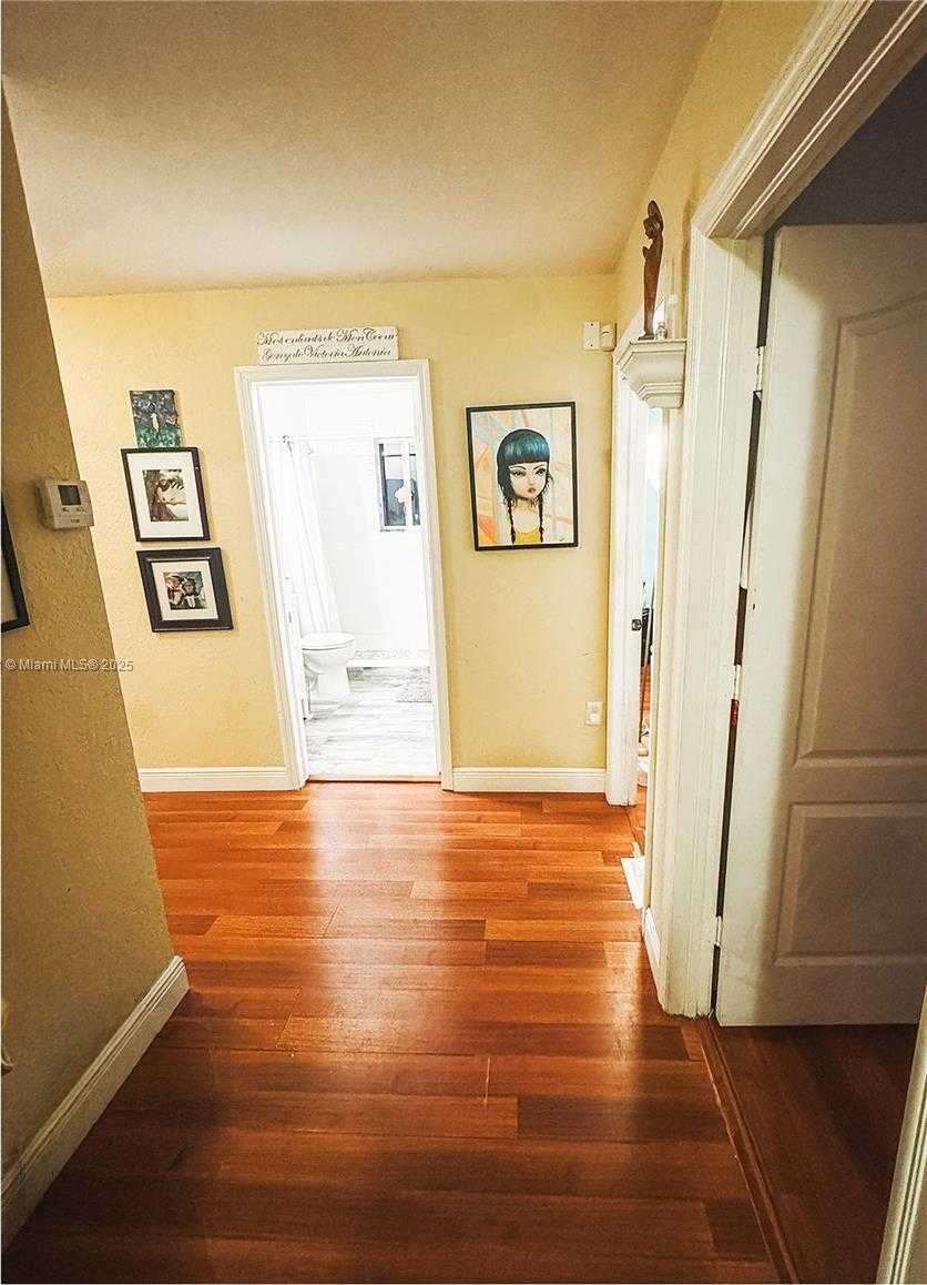 Small Image of 15809 SOUTH WEST 65TH TER, Miami Number 24