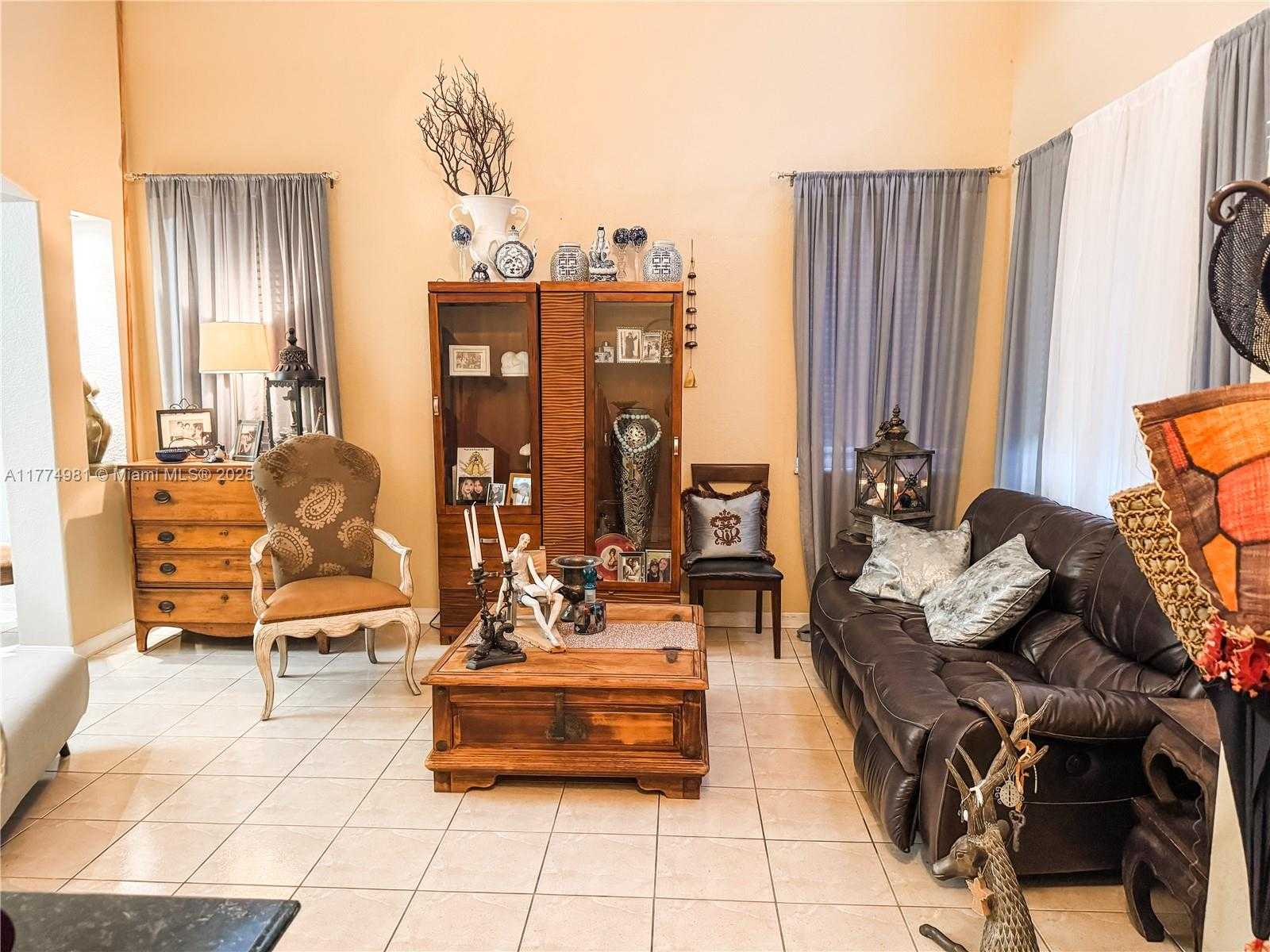 Small Image of 15809 SOUTH WEST 65TH TER, Miami Number 3