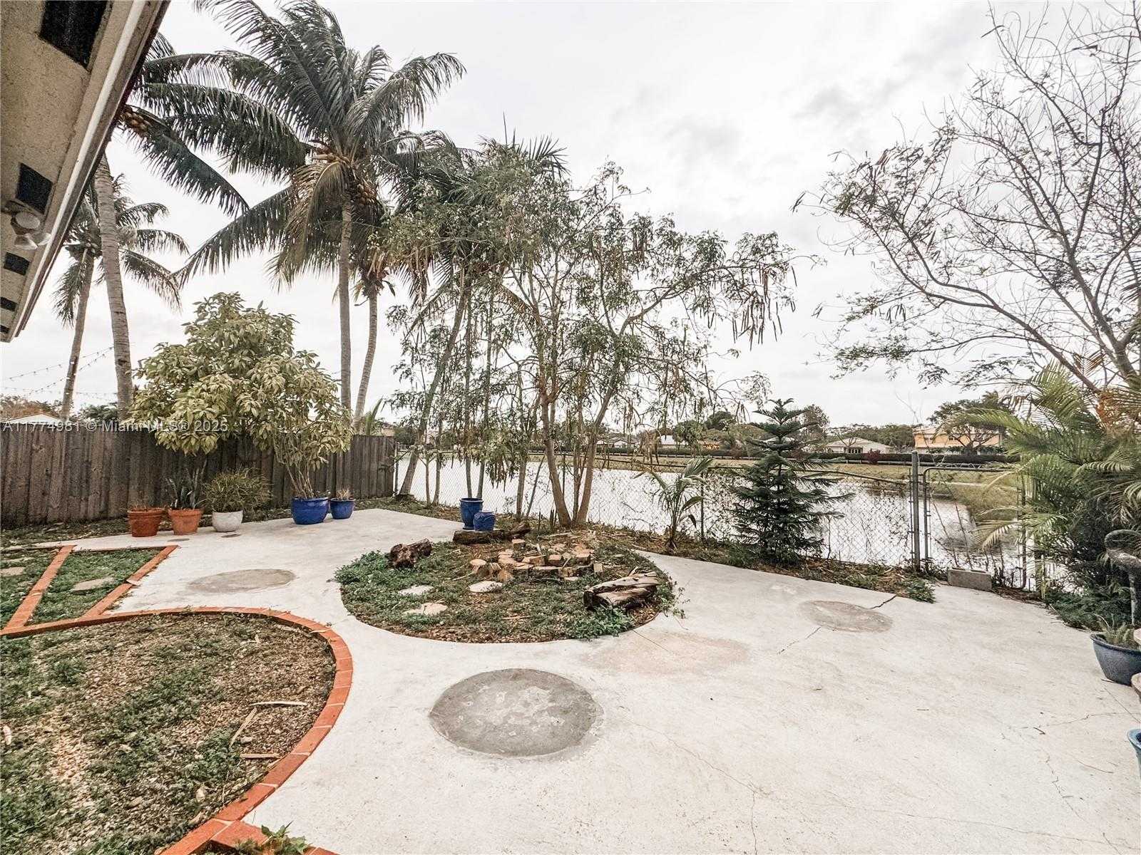 Small Image of 15809 SOUTH WEST 65TH TER, Miami Number 31