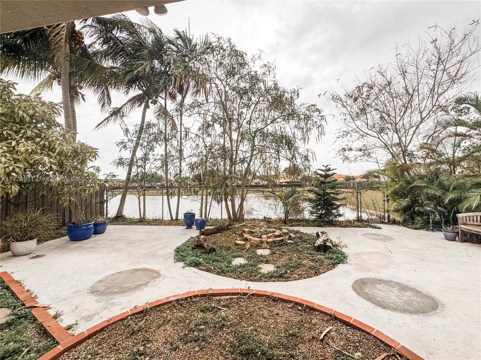 Small Image of 15809 SOUTH WEST 65TH TER, Miami Number 32
