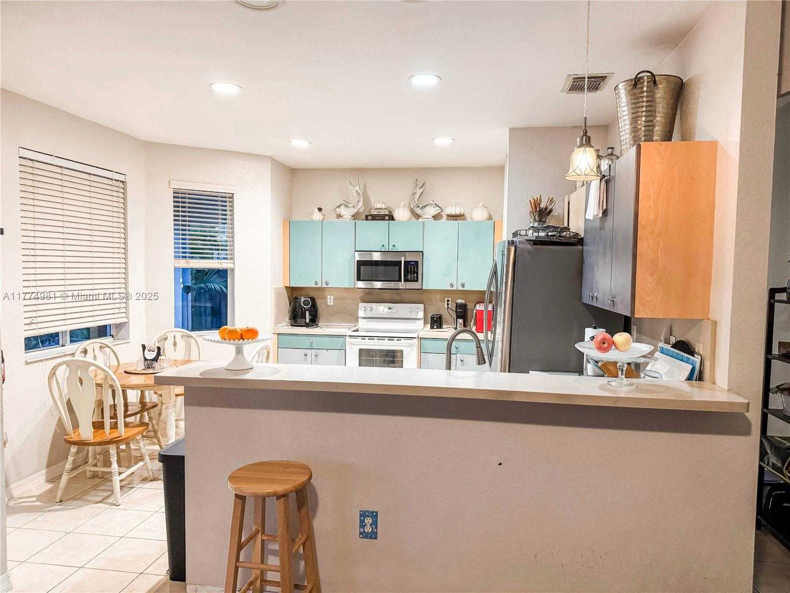 Small Image of 15809 SOUTH WEST 65TH TER, Miami Number 8