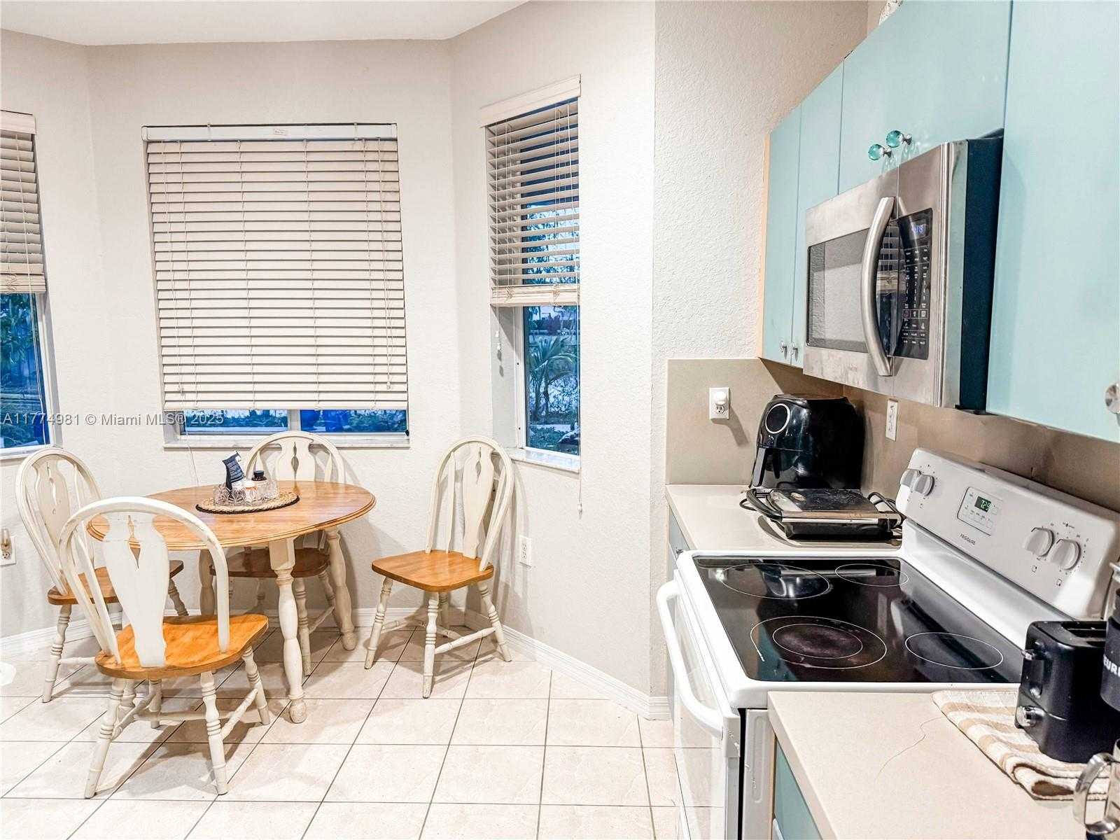 Small Image of 15809 SOUTH WEST 65TH TER, Miami Number 9