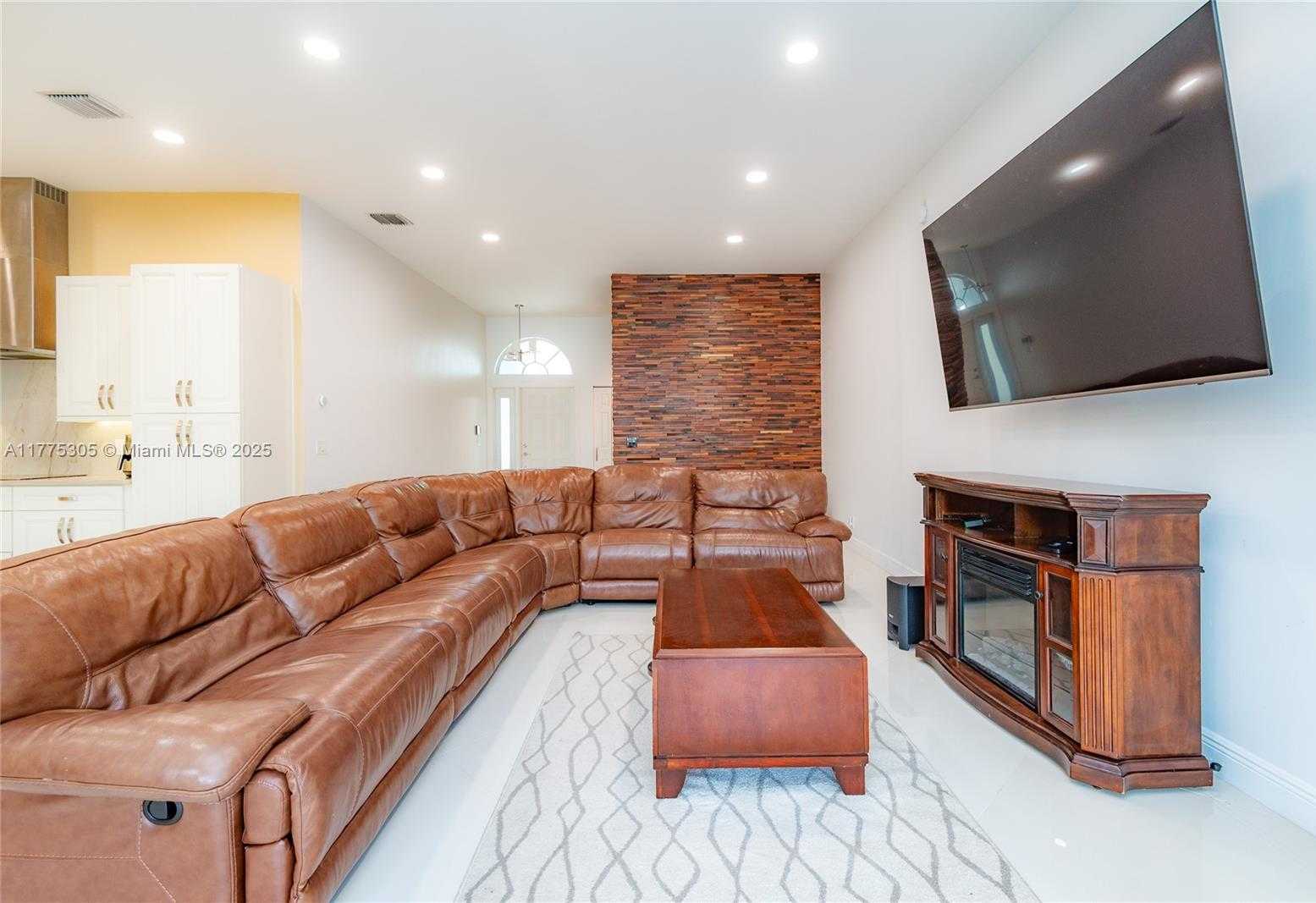 Small Image of 23274 ALORA DR, Boca Raton Number 11