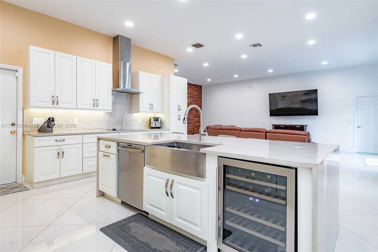 Small Image of 23274 ALORA DR, Boca Raton Number 5