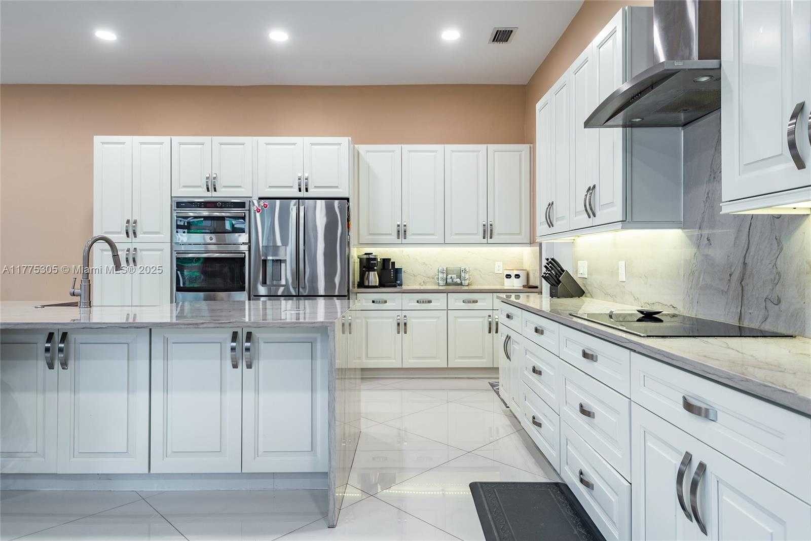 Small Image of 23274 ALORA DR, Boca Raton Number 6