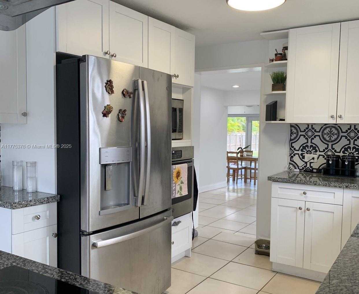 Small Image of 2514 ADAMS ST, Hollywood Number 5