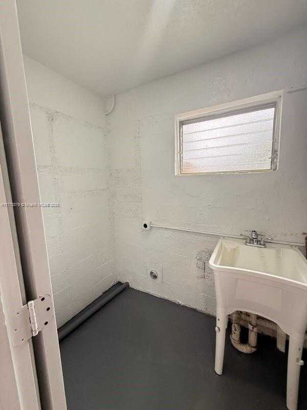 Small Image of 4529 SOUTH WEST 24TH ST, Fort Lauderdale Number 12