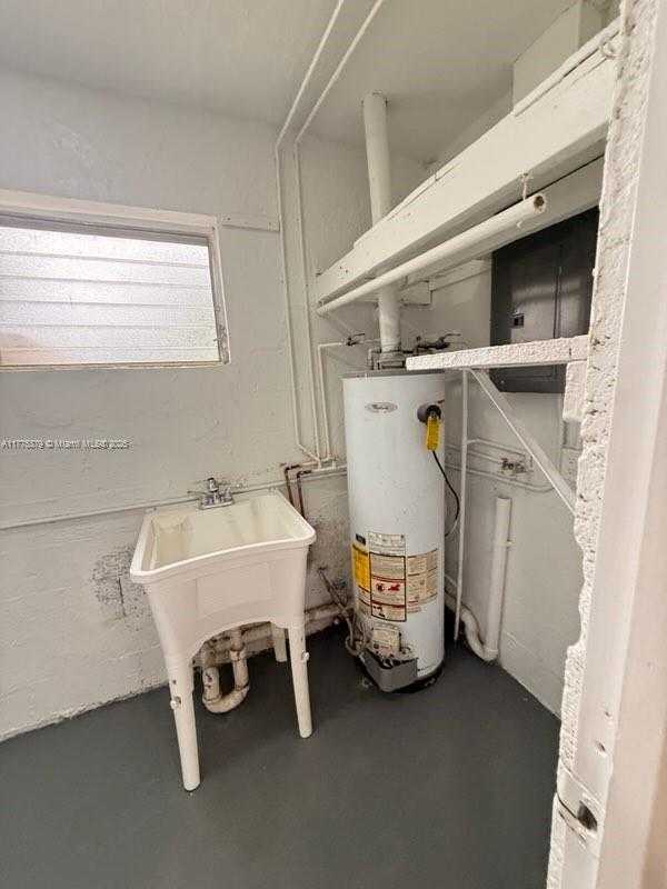 Small Image of 4529 SOUTH WEST 24TH ST, Fort Lauderdale Number 13