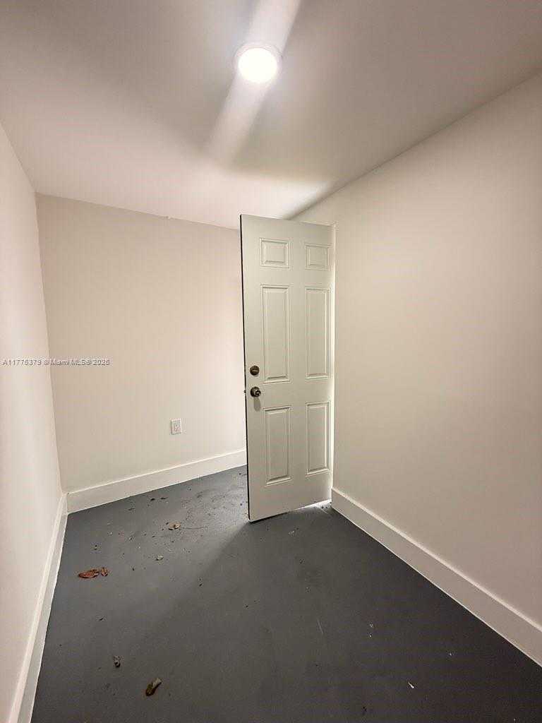 Small Image of 4529 SOUTH WEST 24TH ST, Fort Lauderdale Number 21