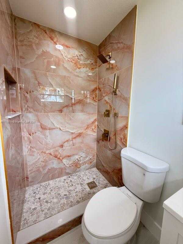 Small Image of 4529 SOUTH WEST 24TH ST, Fort Lauderdale Number 27