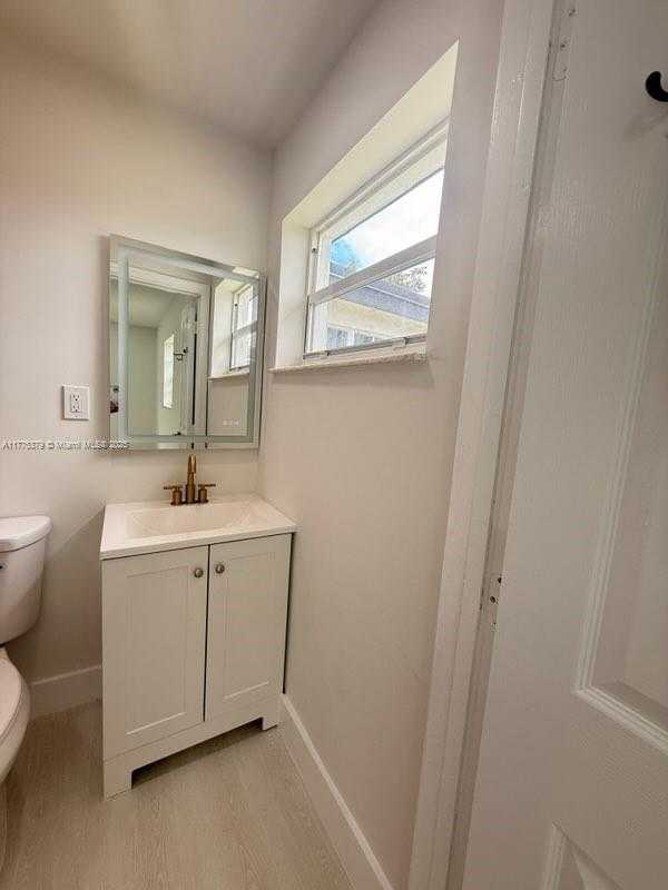 Small Image of 4529 SOUTH WEST 24TH ST, Fort Lauderdale Number 28